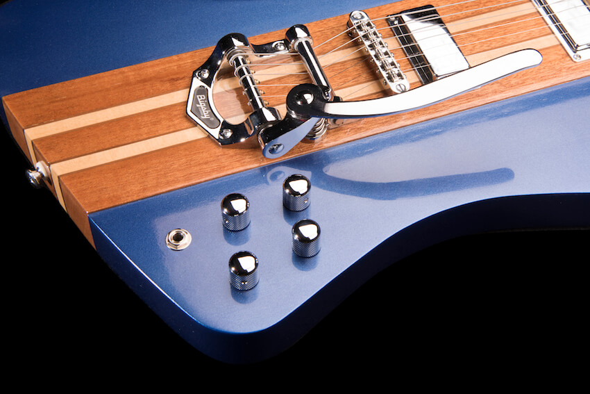 montecarlo-firebird-gibson-custom-replica-luthiery gibson-firebird-custom-replica-bigsby-luthiery