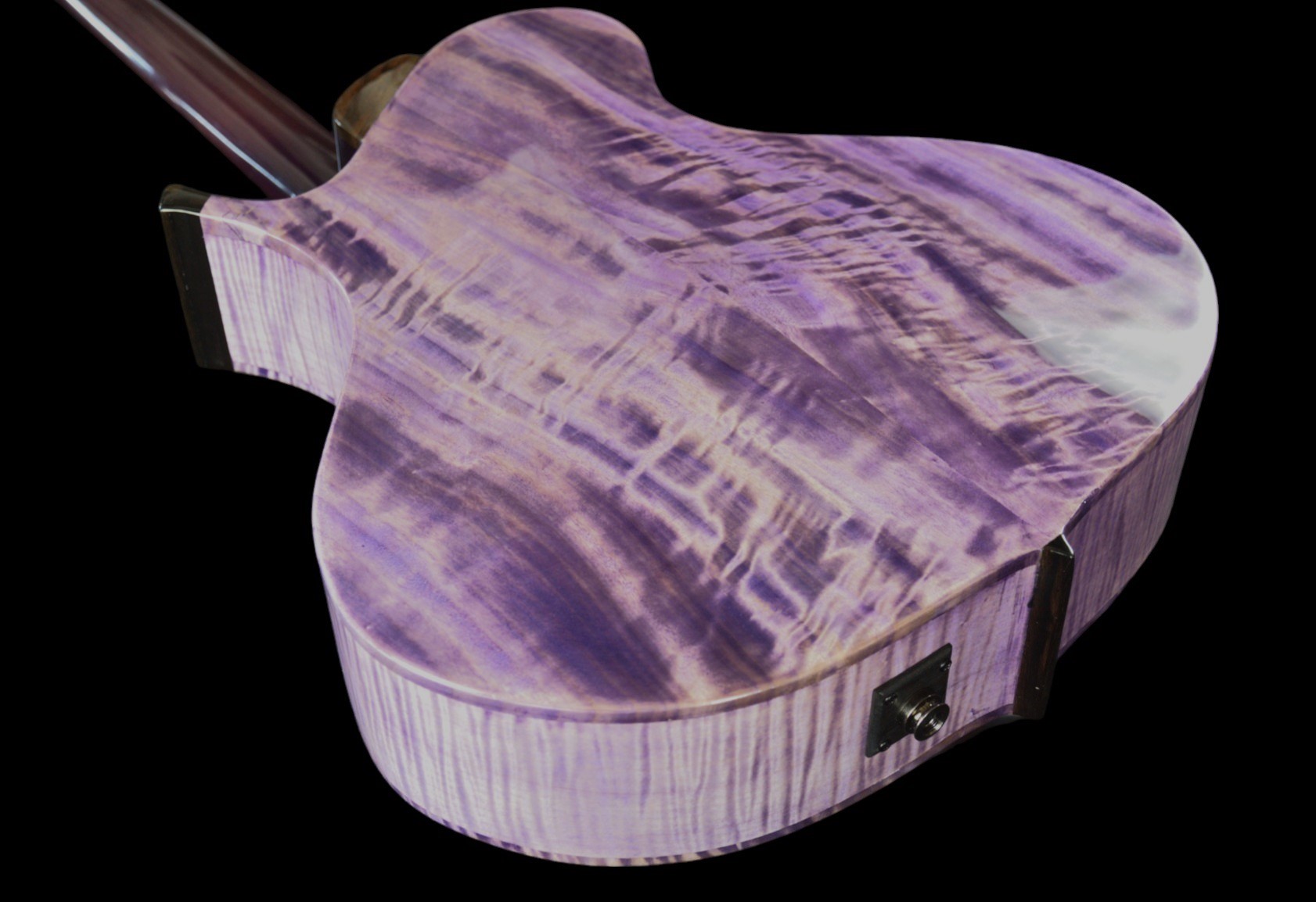 shank-instruments-milano-chitarra-archtop-liuteria-corde-nylon-vendita-liutaio-emanuele-dalò-ground-custom