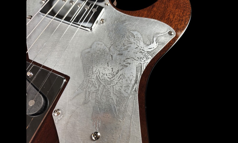 shank-instruments-telecaster-liuteria-thinline-battipenna-incisione-alluminio-mogano-milano